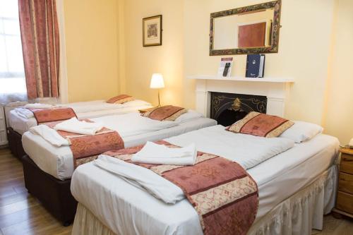 Habitación Familiar del hotel Dolphin. Foto 2