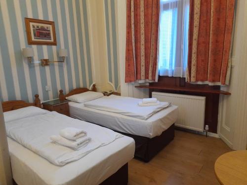 Habitación Doble Estándar - 2 camas del hotel Dolphin