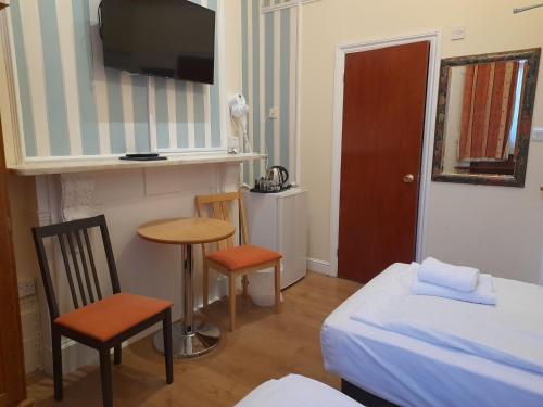 Habitación Doble Estándar - 2 camas del hotel Dolphin. Foto 5