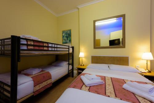 Habitación cuádruple del hotel Shakespeare. Foto 6
