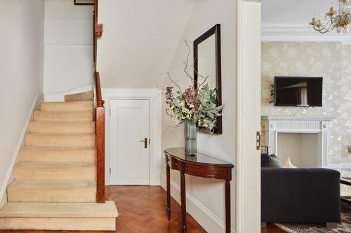 Apartamento Dúplex Superior de 3 dormitorios con vistas al jardín del hotel Arlington House. Foto 4