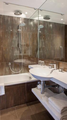 Habitación Doble Premium con 2 camas dobles del hotel CROWNE PLAZA - LONDON KINGS CROSS