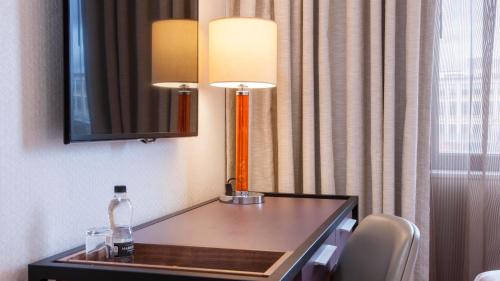 Habitación Premium con cama grande y sofá cama del hotel CROWNE PLAZA - LONDON KINGS CROSS. Foto 1