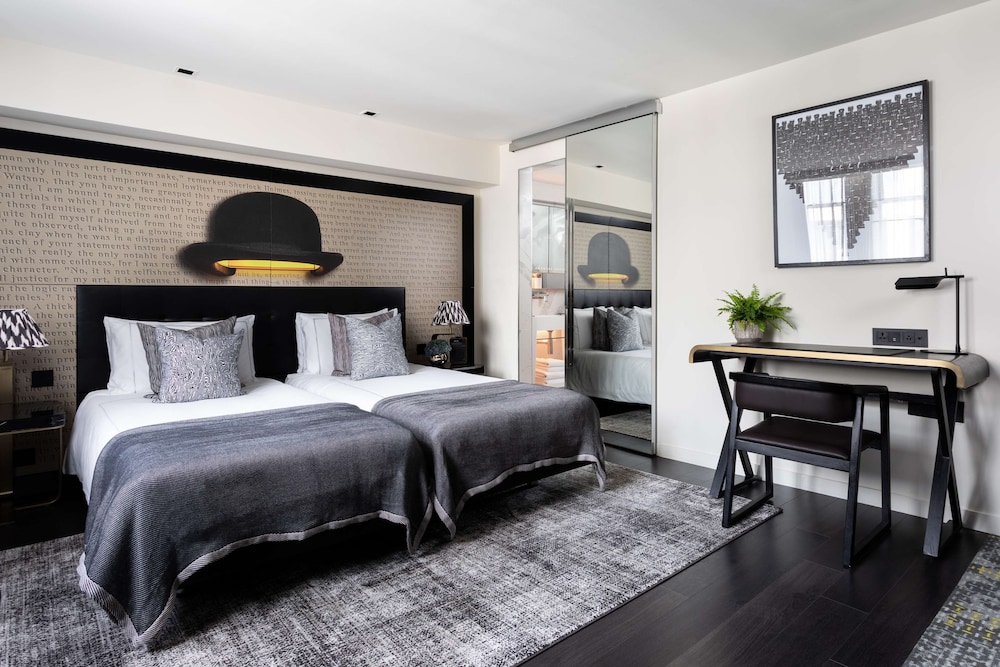 Habitación Deluxe (2 Twins) del hotel Holmes London. Foto 2