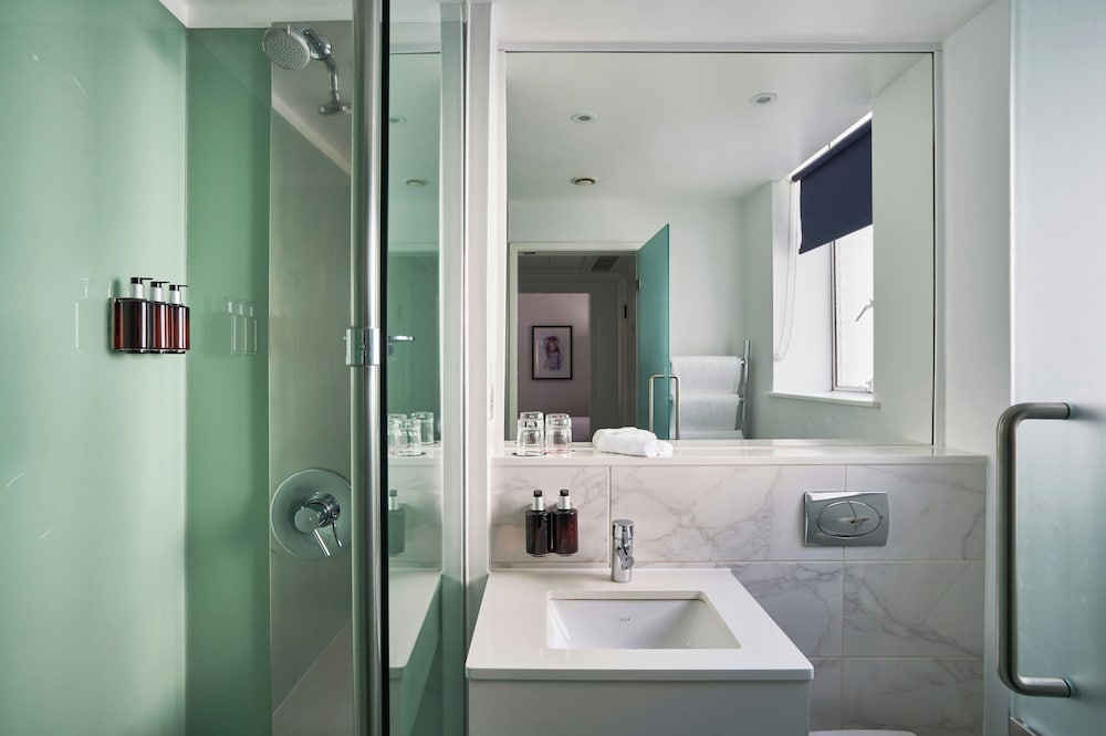 Classic Double Room del hotel The Cumberland. Foto 2