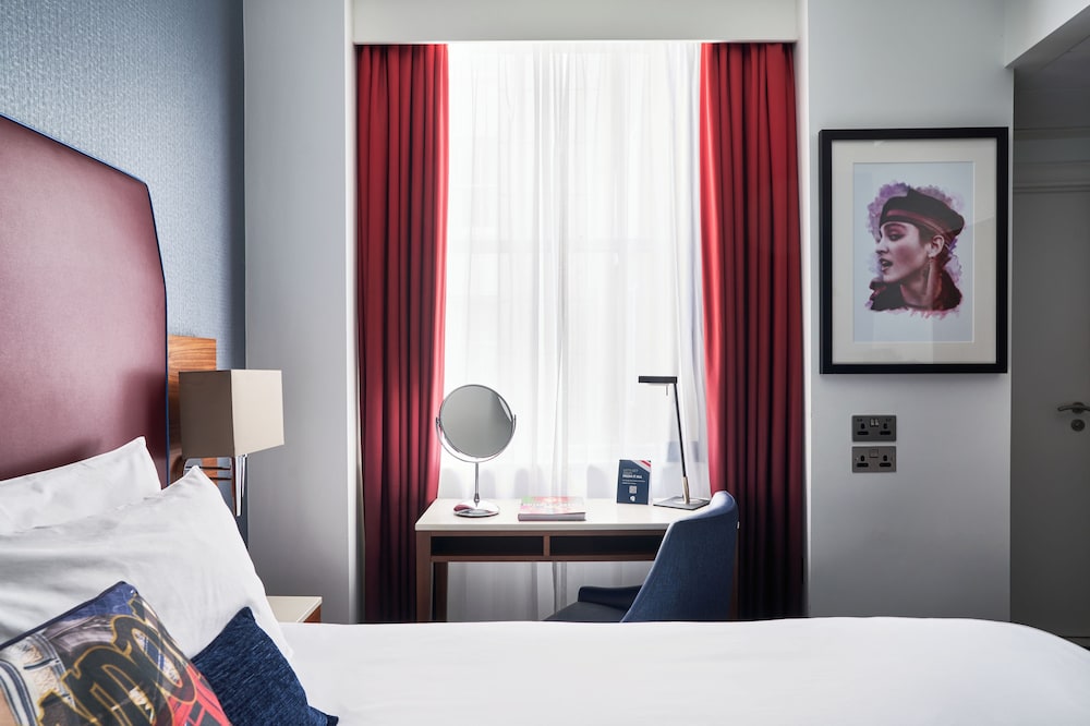 Habitación Deluxe doble del hotel The Cumberland. Foto 1