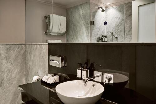 Habitación Familiar Premium del hotel Radisson Blu , London Bond Street. Foto 5