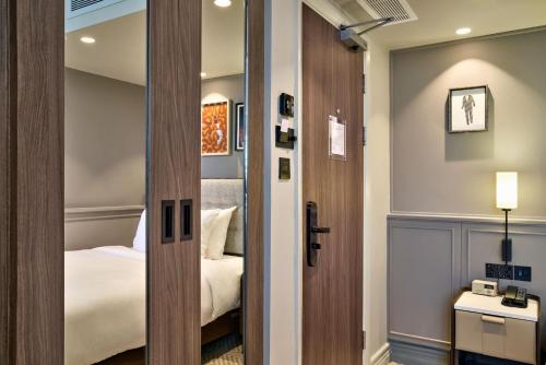 Habitación Individual del hotel Radisson Blu , London Bond Street. Foto 5