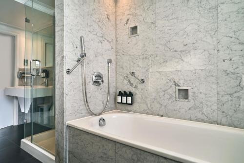 Suite de 1 dormitorio del hotel Radisson Blu , London Bond Street. Foto 5