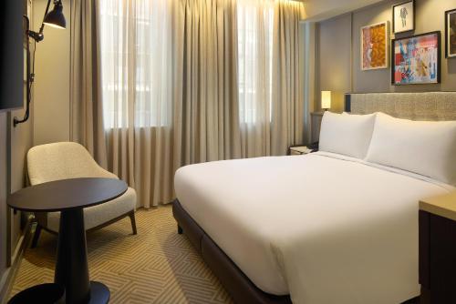 Habitación Doble Estándar del hotel Radisson Blu , London Bond Street. Foto 8