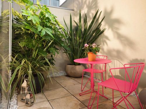 Habitación Deluxe con vistas al jardín del hotel St Martins Lane London. Foto 4