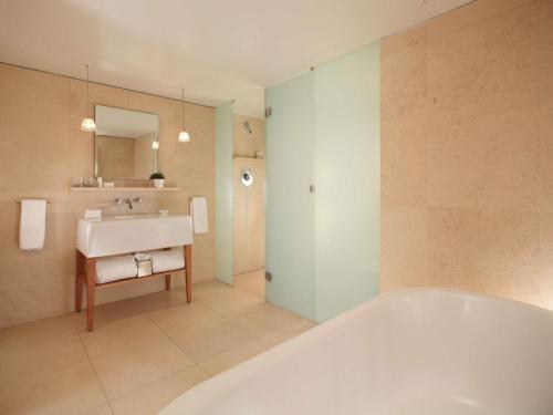 Suite Loft Junior - 1 cama extragrande del hotel St Martins Lane London. Foto 2