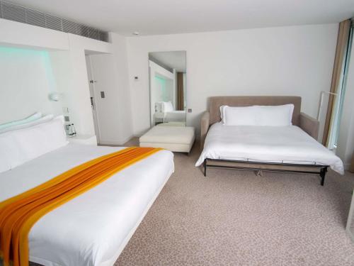 Suite Loft Junior - 1 cama extragrande del hotel St Martins Lane London. Foto 3
