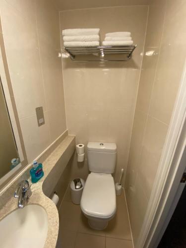 Habitación Triple Estándar del hotel Orchard. Foto 3