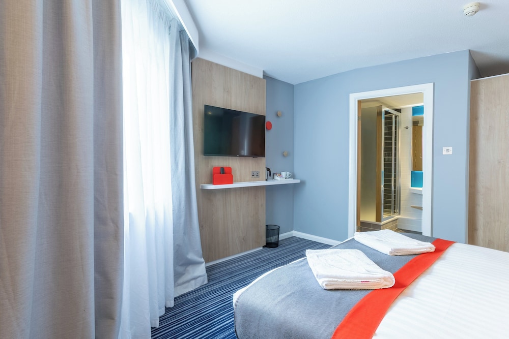Habitación estándar, 1 cama doble con sofá cama del hotel Holiday Inn Express London - Croydon, An Ihg. Foto 2