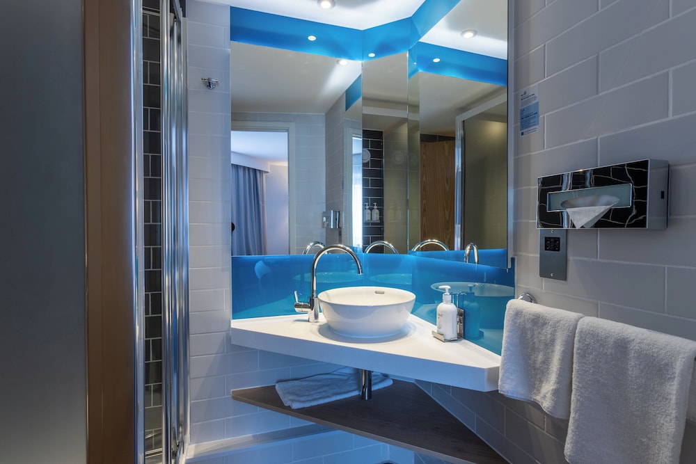 Habitación, 1 cama doble, accesible para personas con discapacidad (with Free Hot Breakfast) del hotel Holiday Inn Express London - Croydon, An Ihg. Foto 3