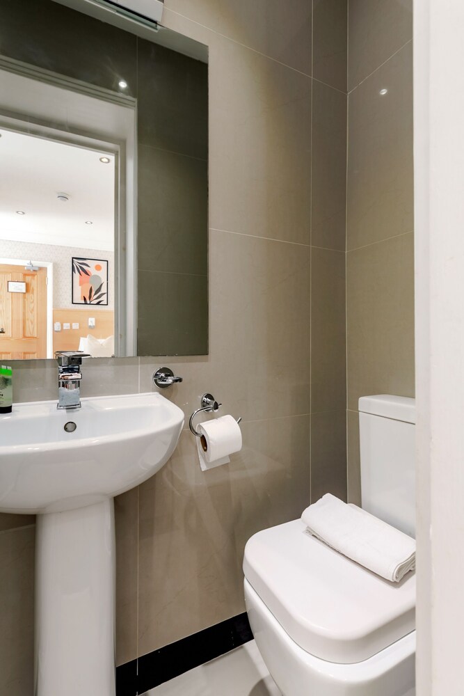 Habitación individual, baño privado del hotel Mina House. Foto 10