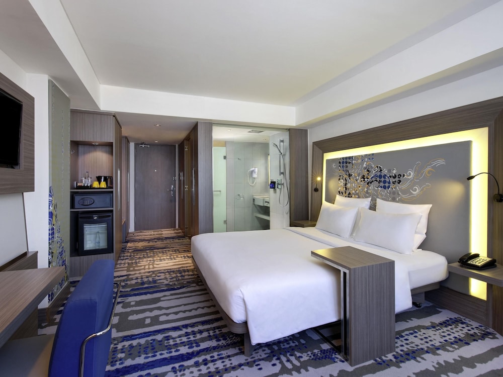 HABITACIÓN SUPERIOR con 1 cama king size del hotel Novotel Bali Ngurah Rai Airport. Foto 3