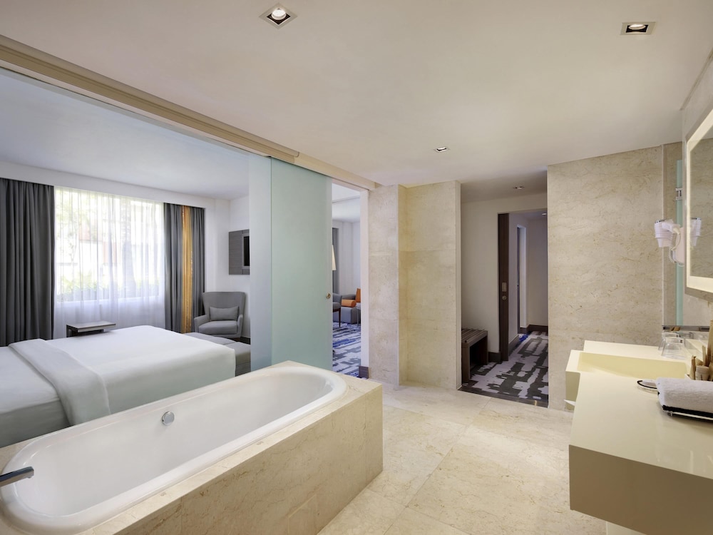 Suite del hotel Novotel Bali Ngurah Rai Airport. Foto 2
