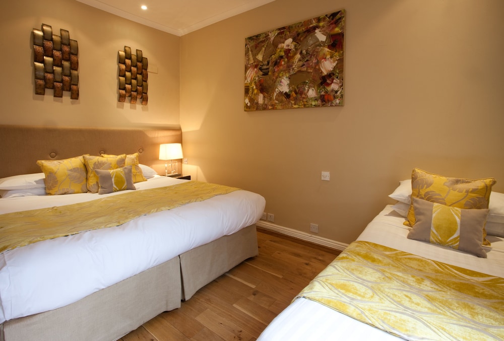 Habitación triple estándar del hotel New Linden. Foto 4