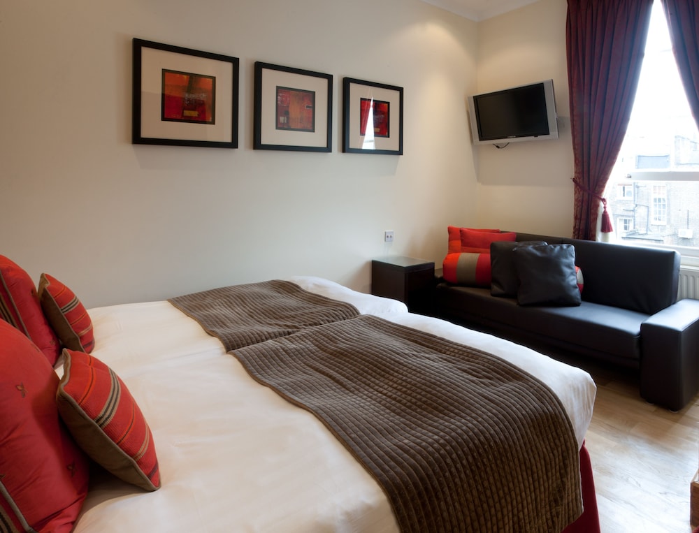 Habitación triple estándar del hotel New Linden. Foto 9