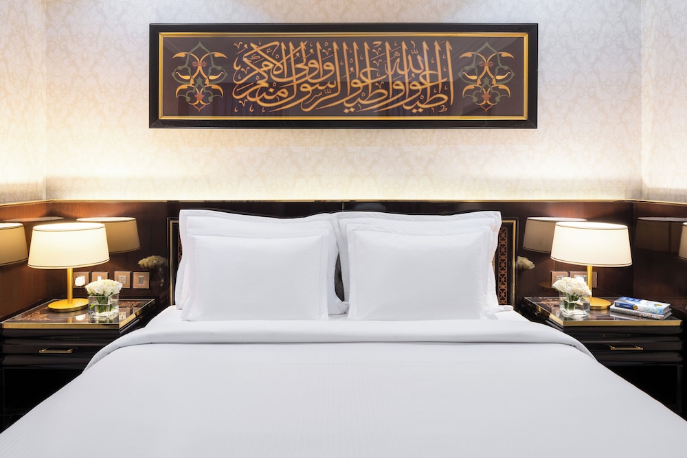 Suite Junior, 1 dormitorio con cama king - Sin vistas del hotel Pullman Zamzam Madina. Foto 1
