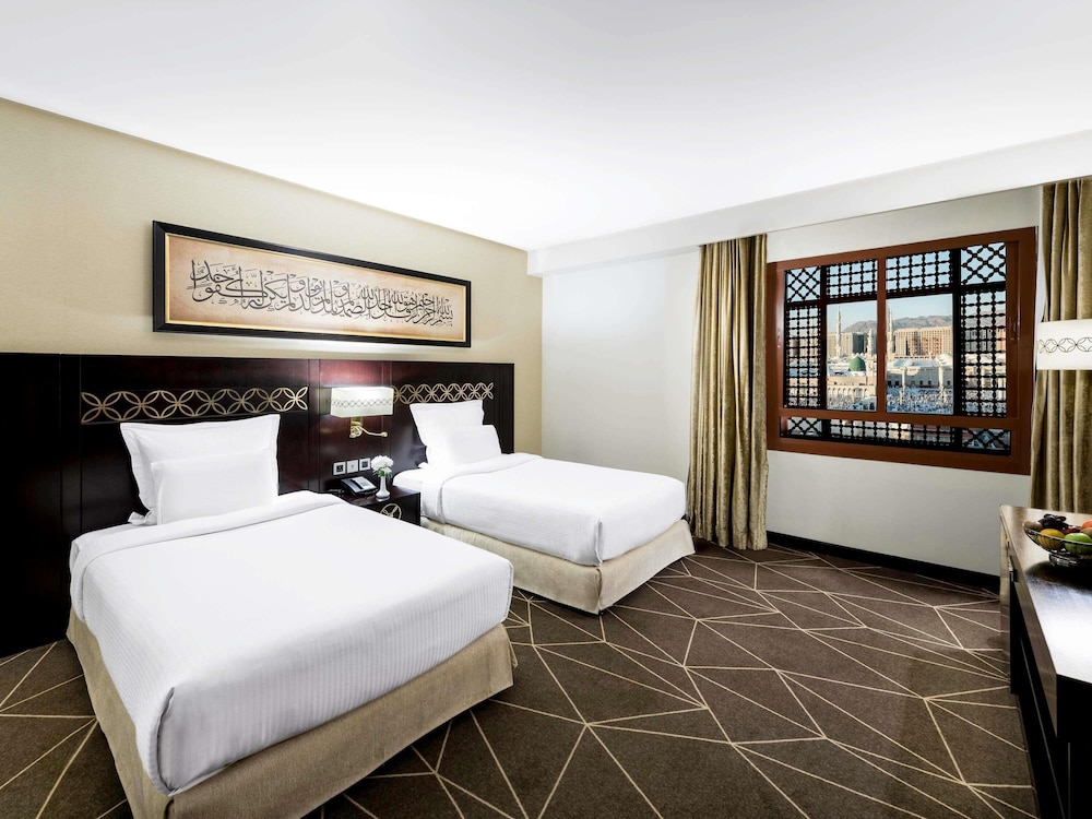 SUITE EJECUTIVA, 1 Cama Doble, 2 Camas Individuales, Vistas al Haram del hotel Pullman Zamzam Madina