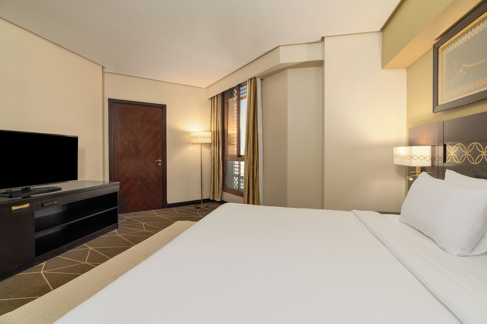 Habitación Superior, 1 Cama King Size - Vistas a la ciudad del hotel Pullman Zamzam Madina. Foto 3