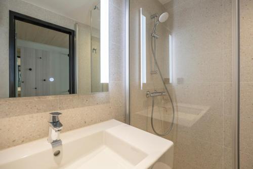 Habitación Doble Estándar del hotel Citybox Brussels. Foto 6