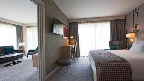 Suite de 1 dormitorio con vistas al canal del hotel Holiday Inn Manchester - City Centre, An Ihg. Foto 3