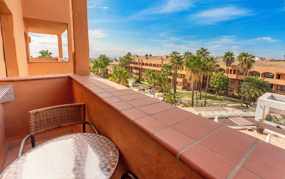 Habitación estándar del hotel Bakour OH Nice Costa del Sol. Foto 3