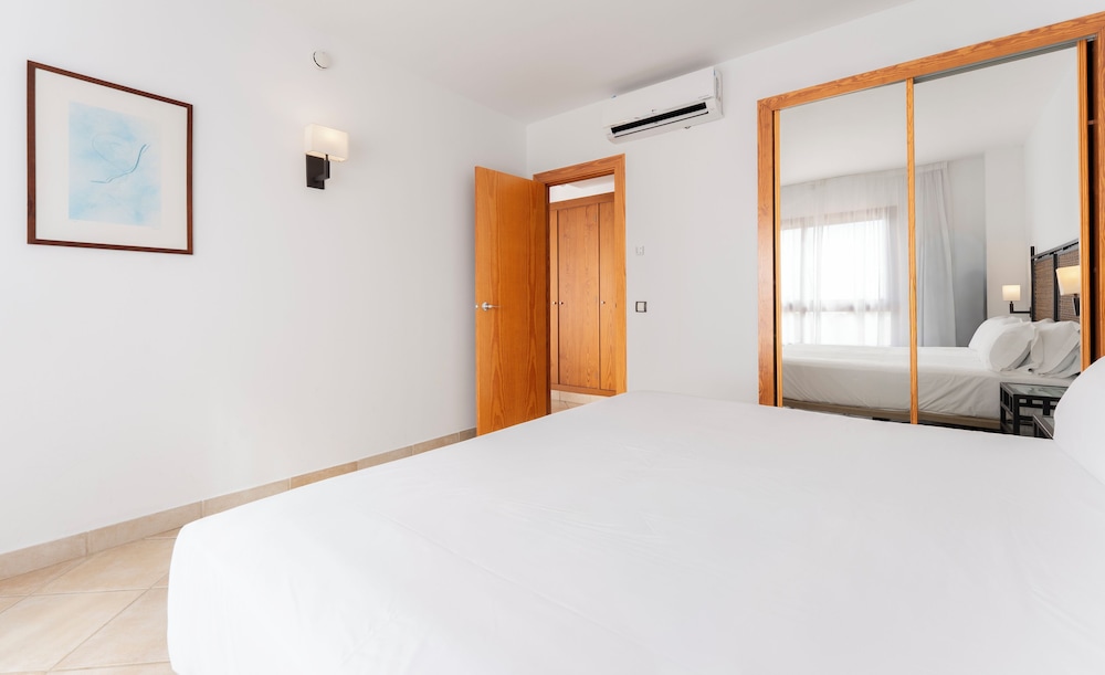 Habitación Premium Confort del hotel Bakour OH Nice Costa del Sol