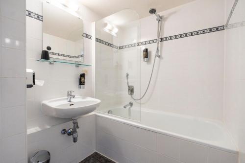 Habitación Triple del hotel Enziana Wien. Foto 5