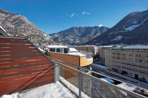 Habitación Doble Superior con vistas y terraza del hotel NH Andorra la Vella