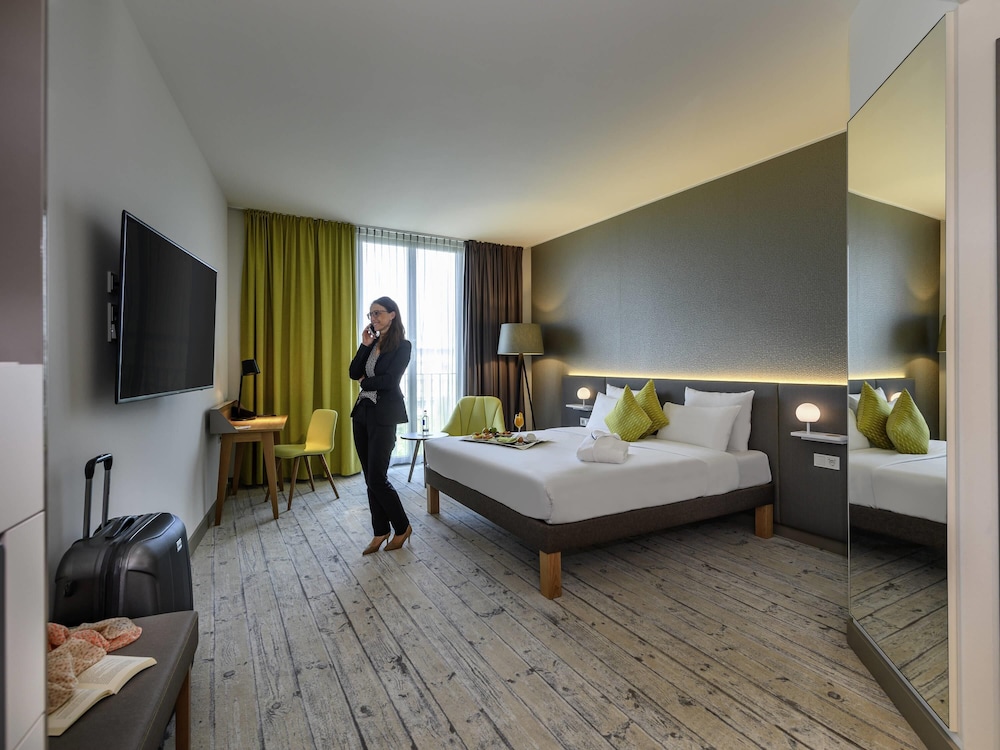 Habitación superior, 1 cama doble del hotel Novotel Muenchen Messe. Foto 1