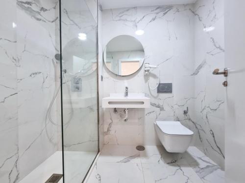 Apartamento con vistas a la piscina del hotel Laguna Park I. Foto 3