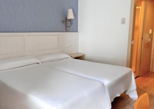 Habitación Doble Superior del hotel Guitart Central Park Aqua Resort. Foto 6