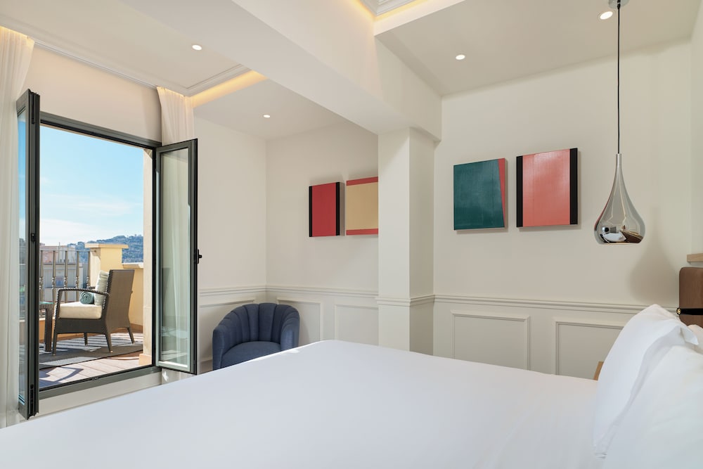 Junior Suite Deluxe del hotel H10 Universitat. Foto 5