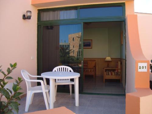 Bungalow del hotel Bungalows Castillo Playa. Foto 4
