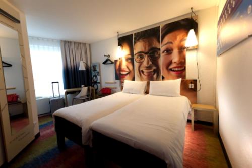 MyRoom By Peter - Habitación Doble Diversity in Cologne con 2 camas del hotel Ibis Köln Centrum. Foto 3