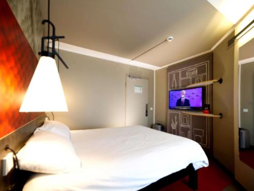 Habitación Doble Estándar del hotel Ibis Köln Centrum. Foto 4