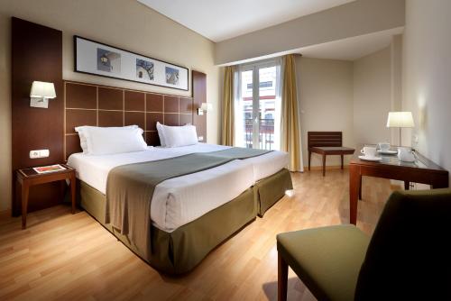 Habitación Doble con balcón del hotel Exe Tartessos