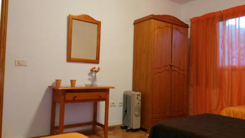 Habitación Triple del hotel Amparo Las Hayas. Foto 7