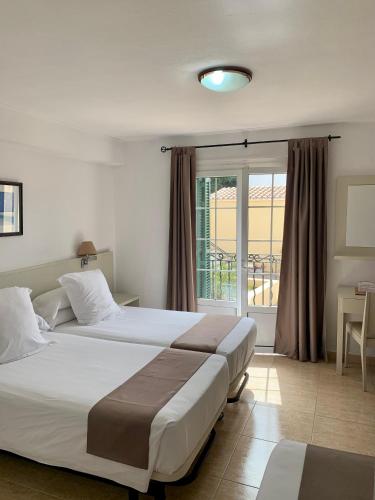 Habitación Cuádruple Estándar del hotel Jeni. Foto 1