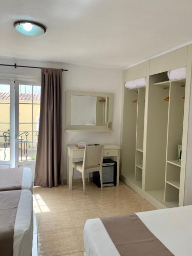 Habitación Cuádruple Estándar del hotel Jeni. Foto 5