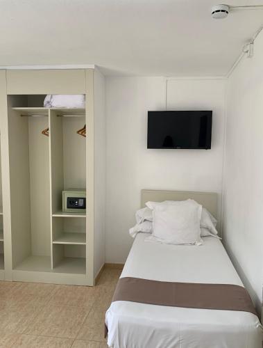 Habitación Cuádruple Estándar del hotel Jeni. Foto 7