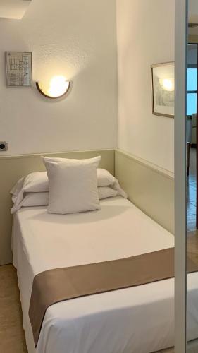 Habitación Individual del hotel Jeni. Foto 1