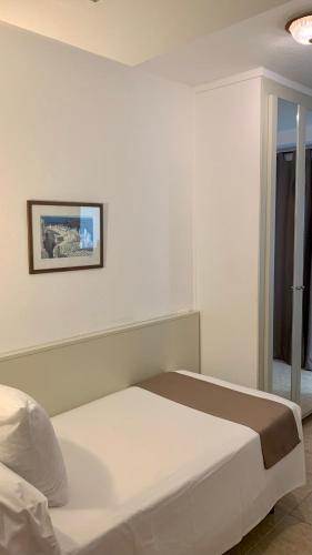 Habitación Individual del hotel Jeni. Foto 2
