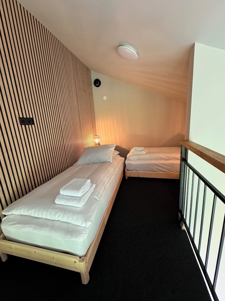 Habitación cuádruple familiar del hotel Vík í Mýrdal. Foto 19