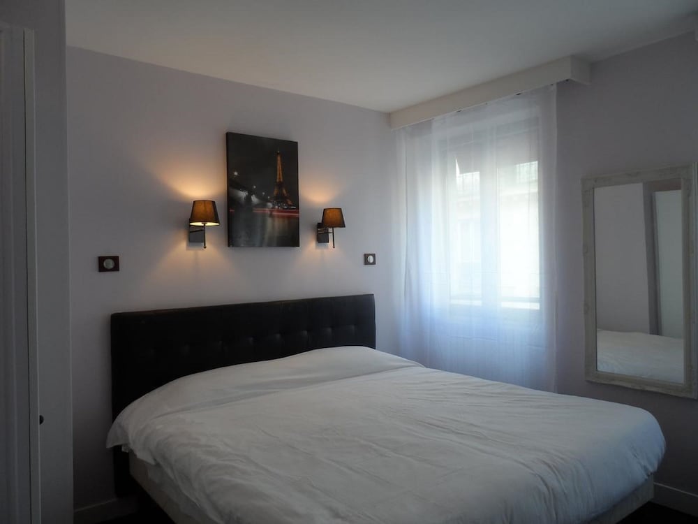 Habitación estándar doble del hotel Prince Monceau. Foto 3